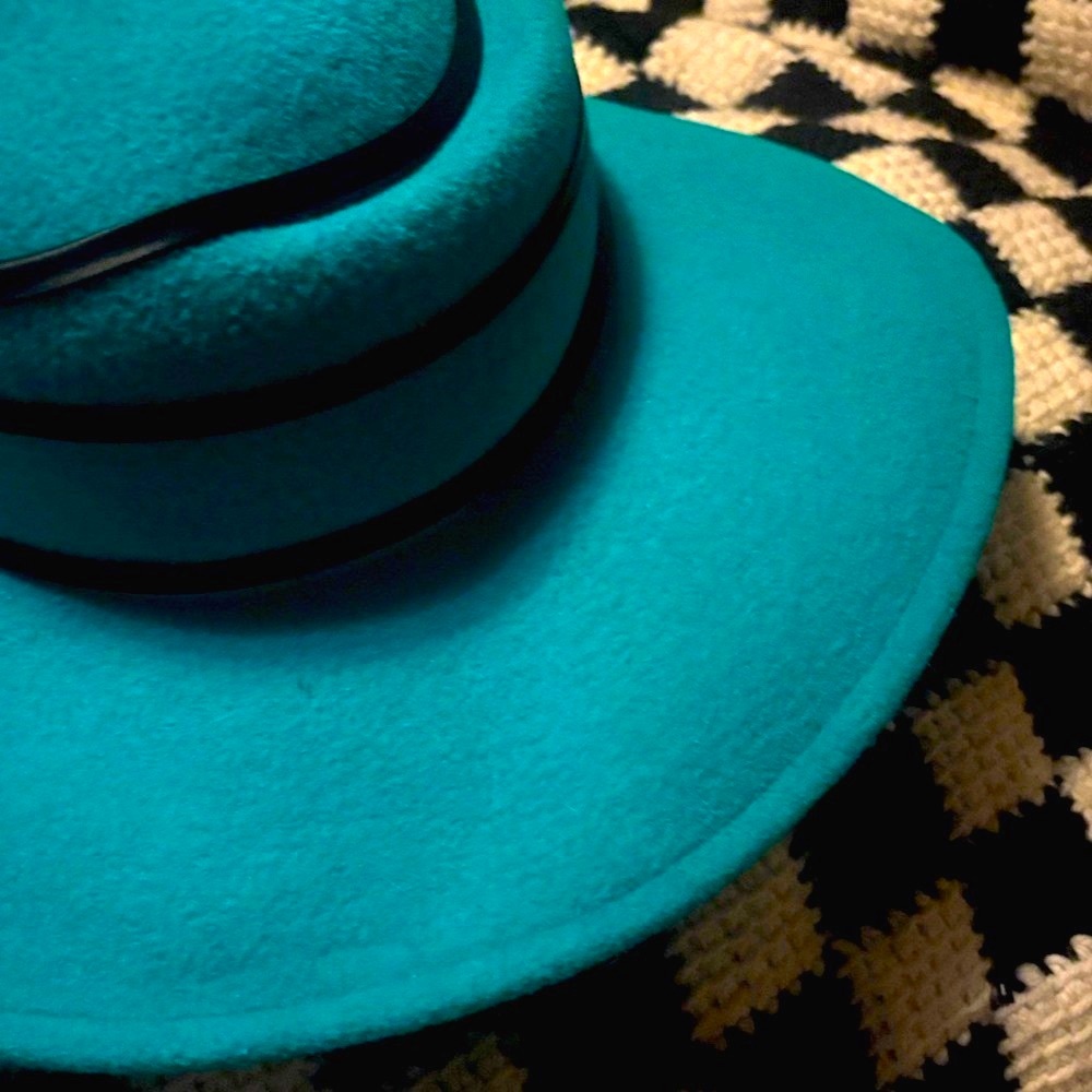 💎Ruth Kropveld 🦚Chateau Creations 🐏vintage wool felt hat with feather & bling - Picture 9 of 12